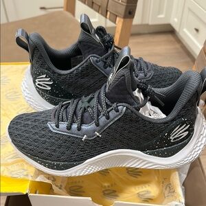 Team Curry 10 Flow Sneakers/brand new